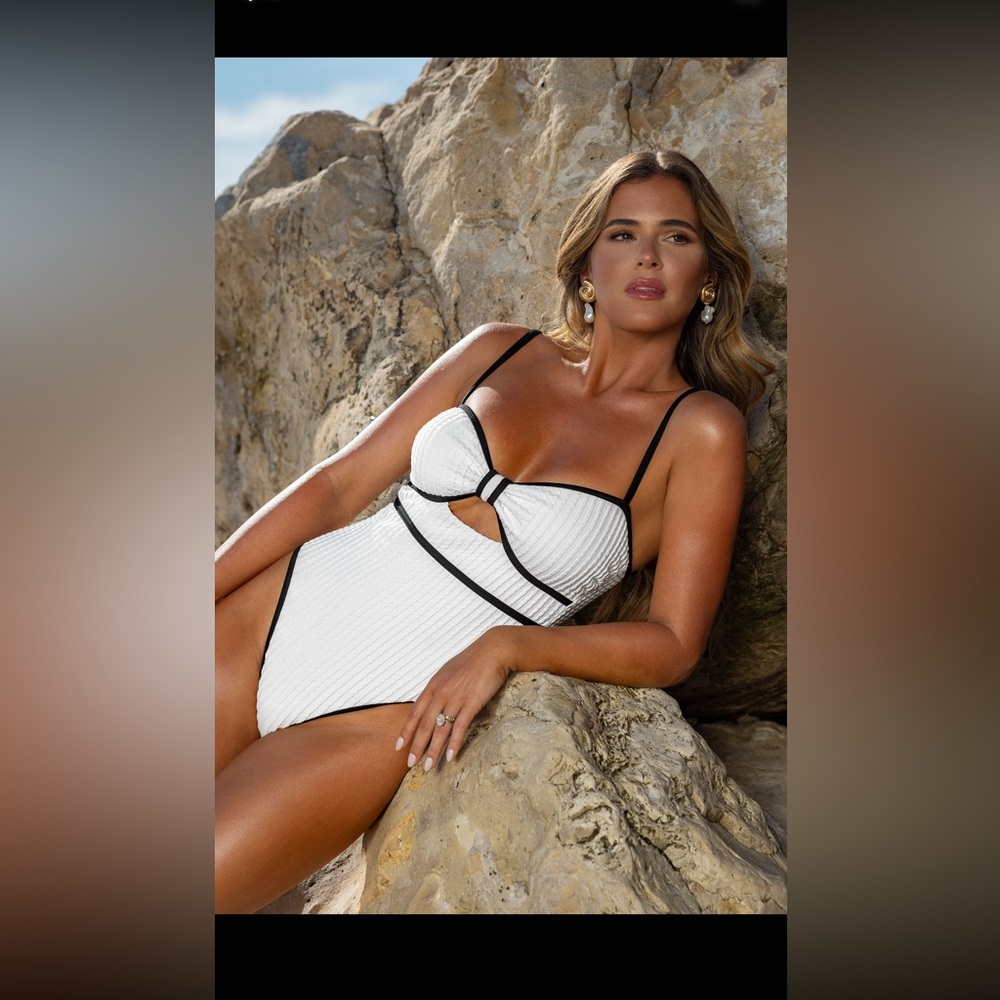 NWT JoJo Rip Cheeky One-Piece Swimsuit size medium